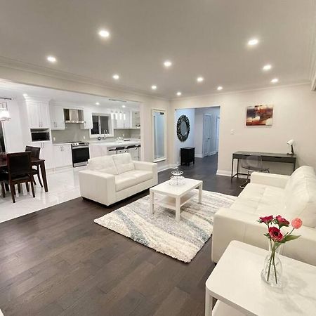 3-Bedroom Modern Luxury Apartment In The Heart Of City Toronto Eksteriør billede