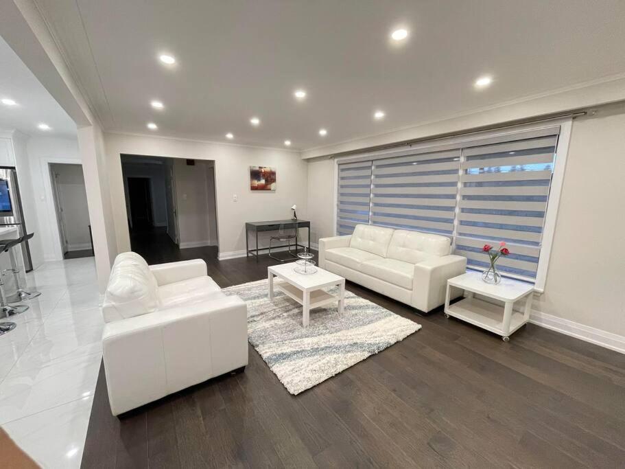 3-Bedroom Modern Luxury Apartment In The Heart Of City Toronto Eksteriør billede